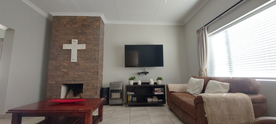 3 Bedroom Property for Sale in Albertinia Western Cape
